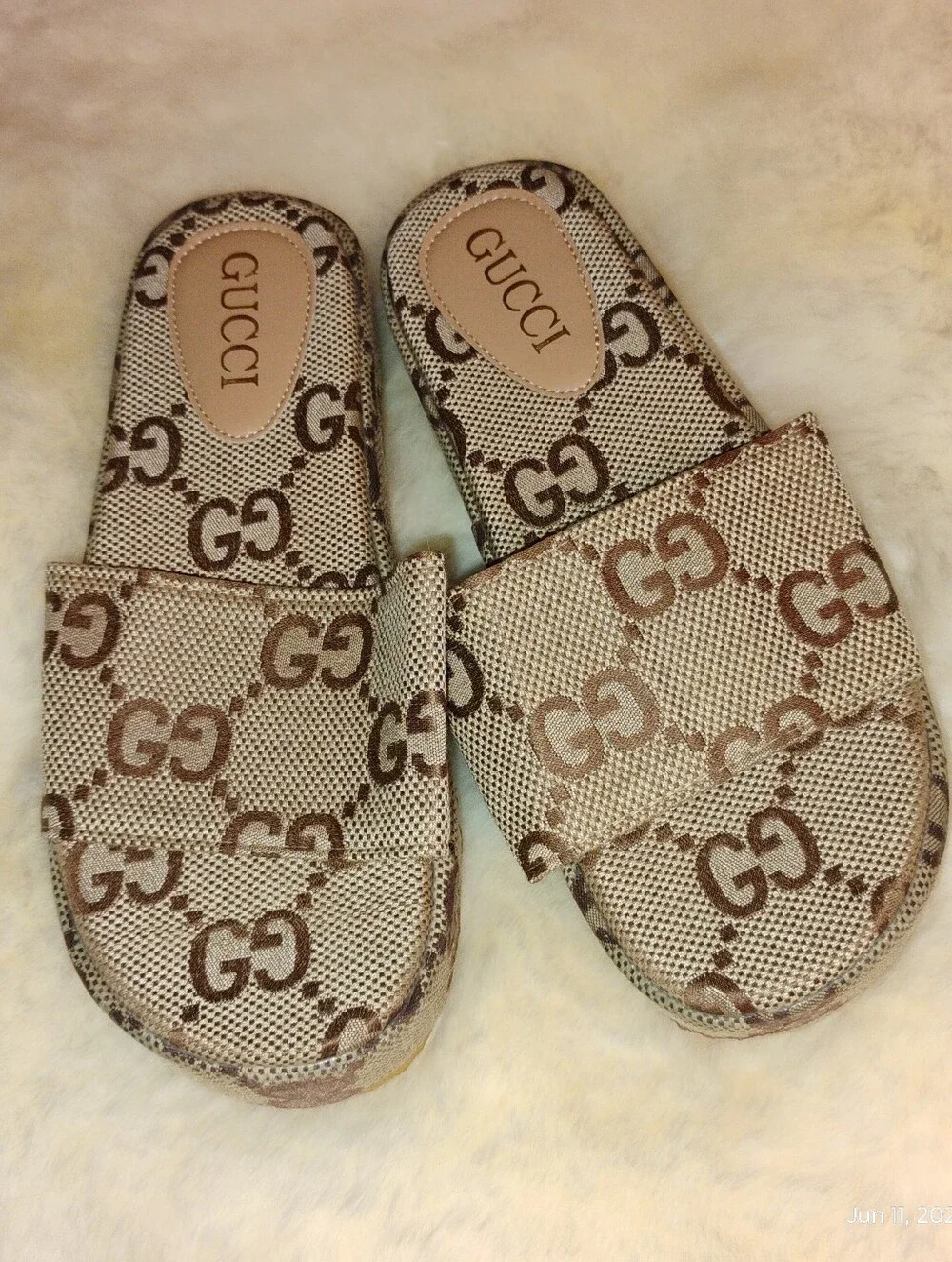 Cute But F A K E All The Way Niice Logo Knockoffs, Size 40 New - Picture 2 of 8